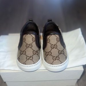 NIB Gucci GG Kid's Board Slip On Sneakers
Brown (Gucci Sz 20/. US 4.5)